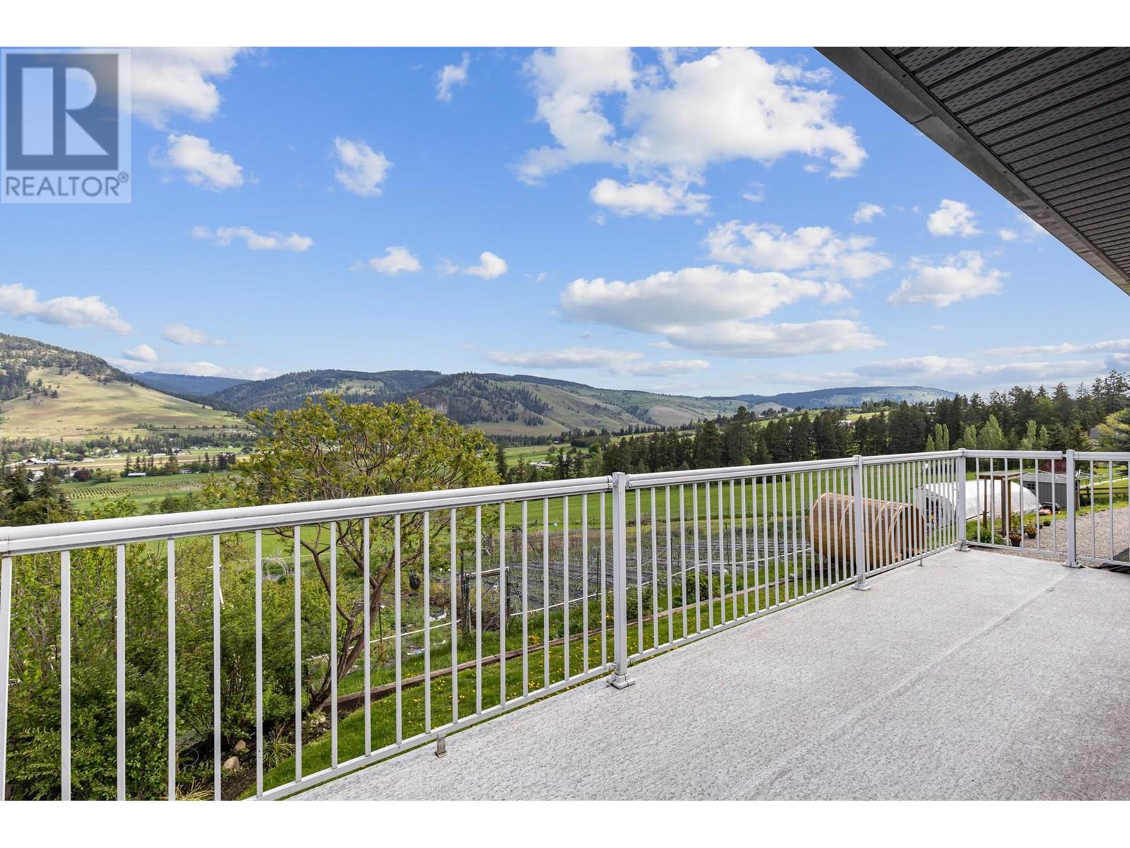 5585 REID ROAD - 56