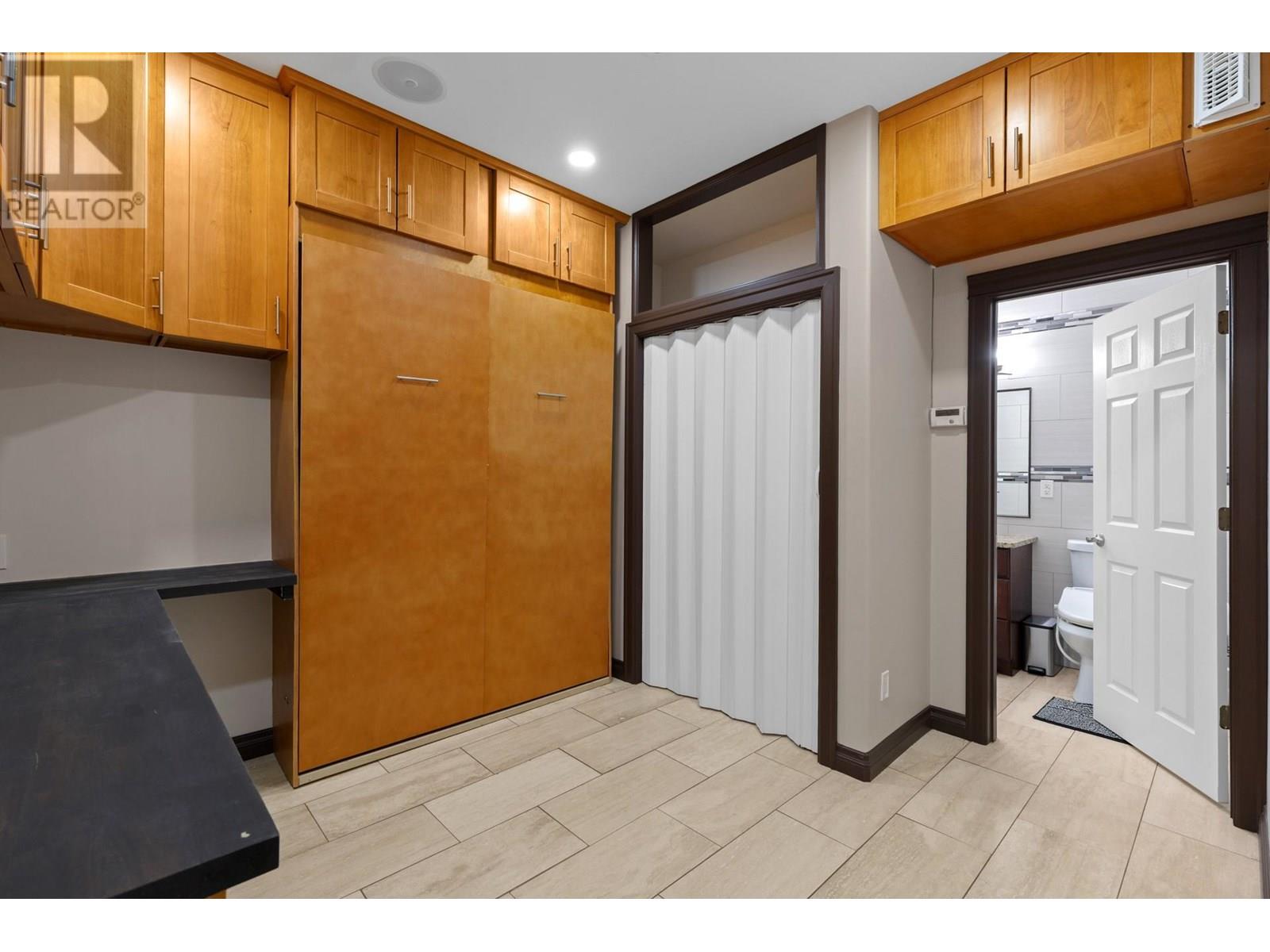 5585 REID ROAD - 34