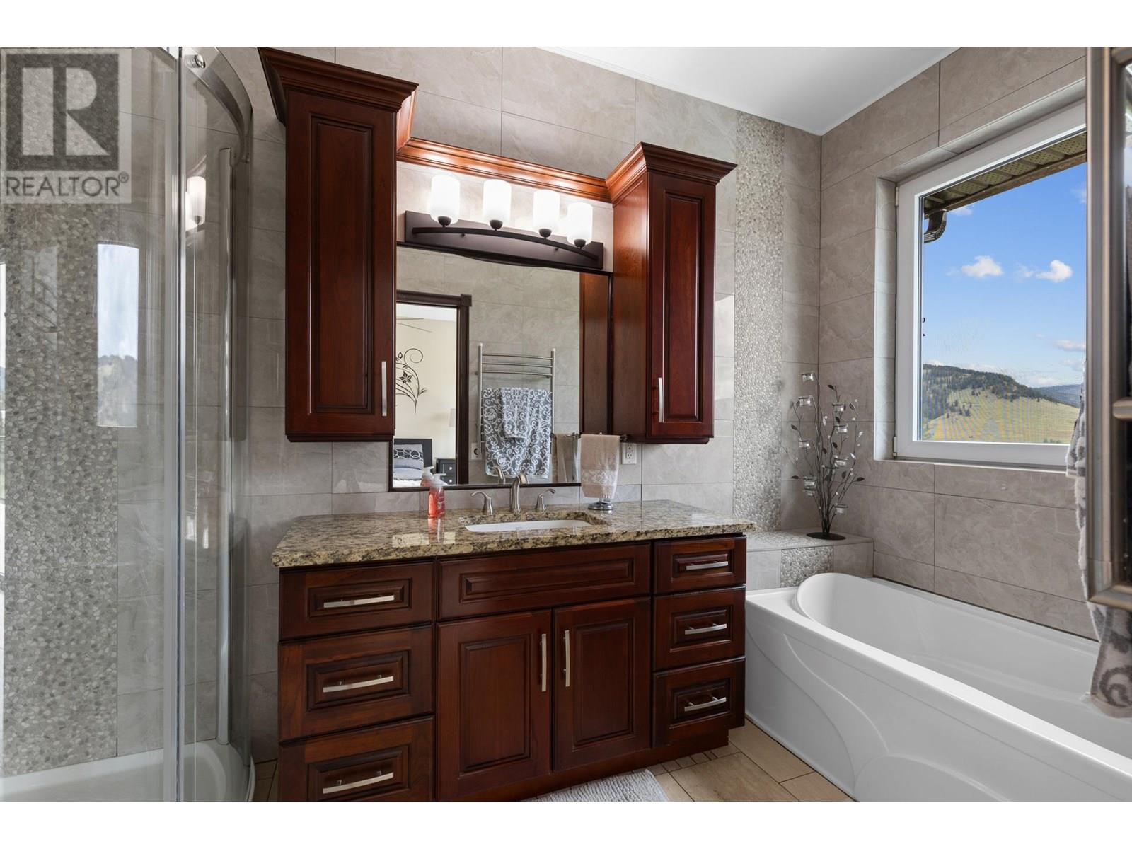 5585 REID ROAD - 25