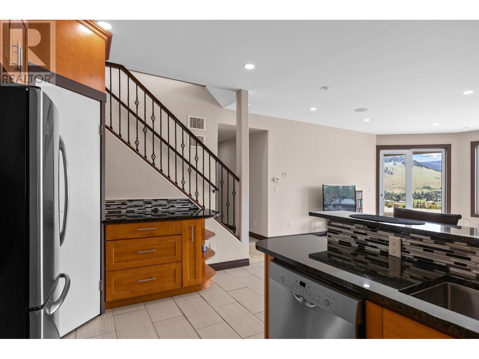 5585 REID ROAD - 32