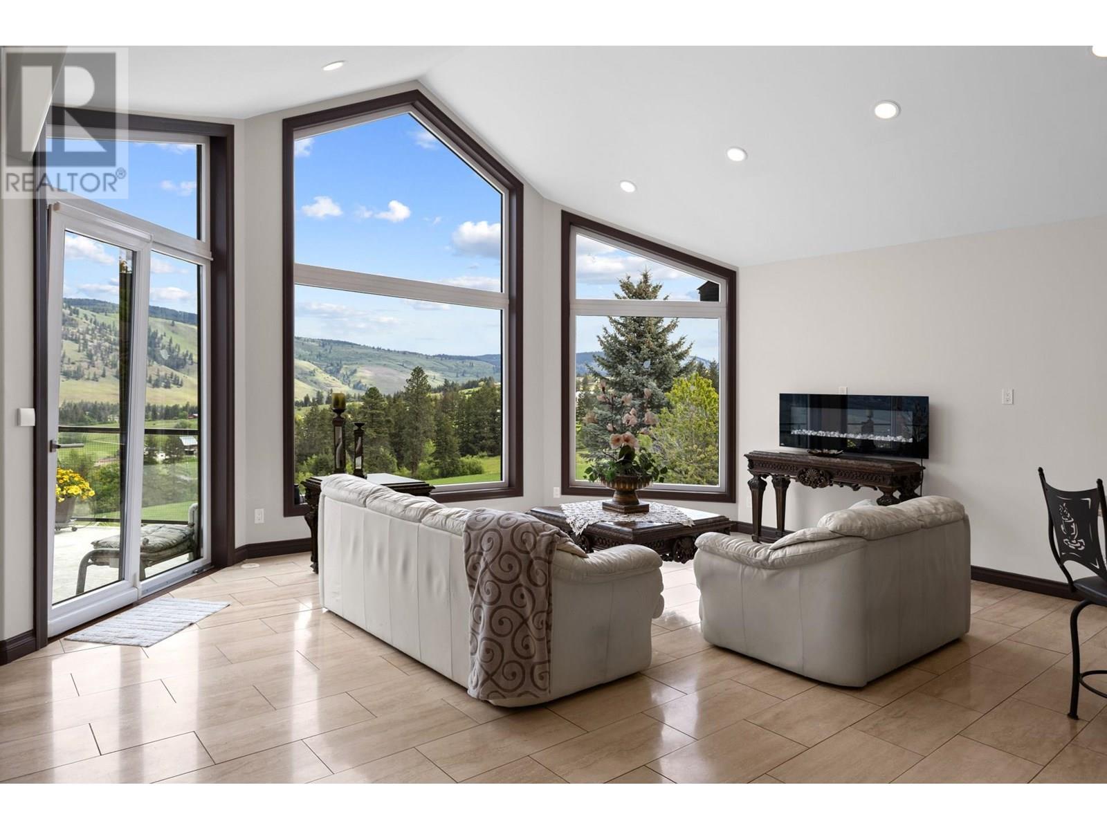 5585 REID ROAD - 8