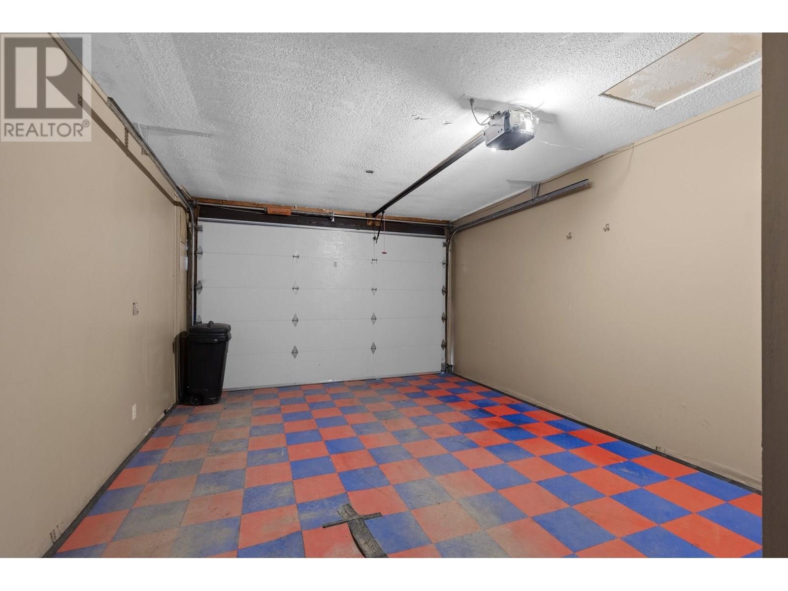5585 REID ROAD - 47
