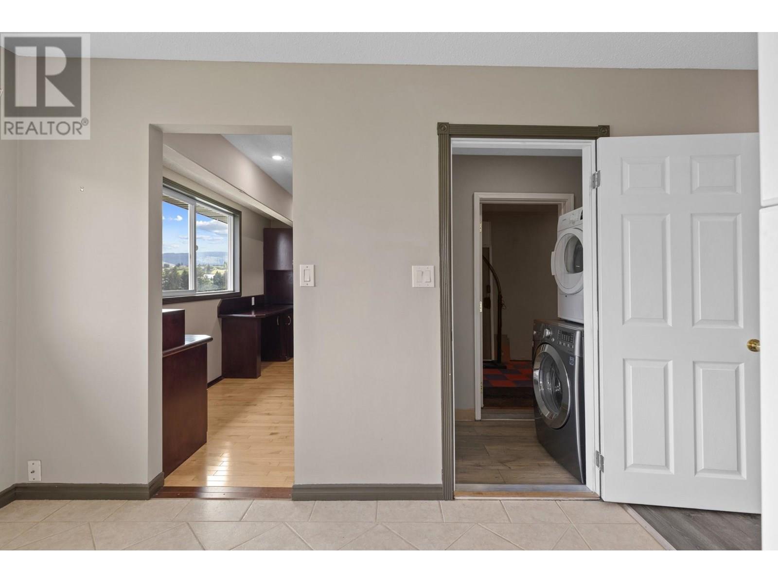 5585 REID ROAD - 46