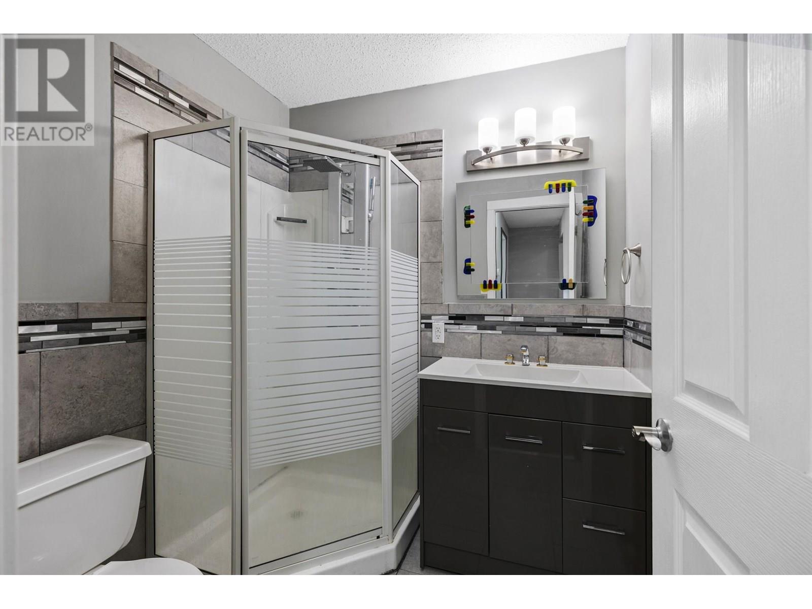 5585 REID ROAD - 58