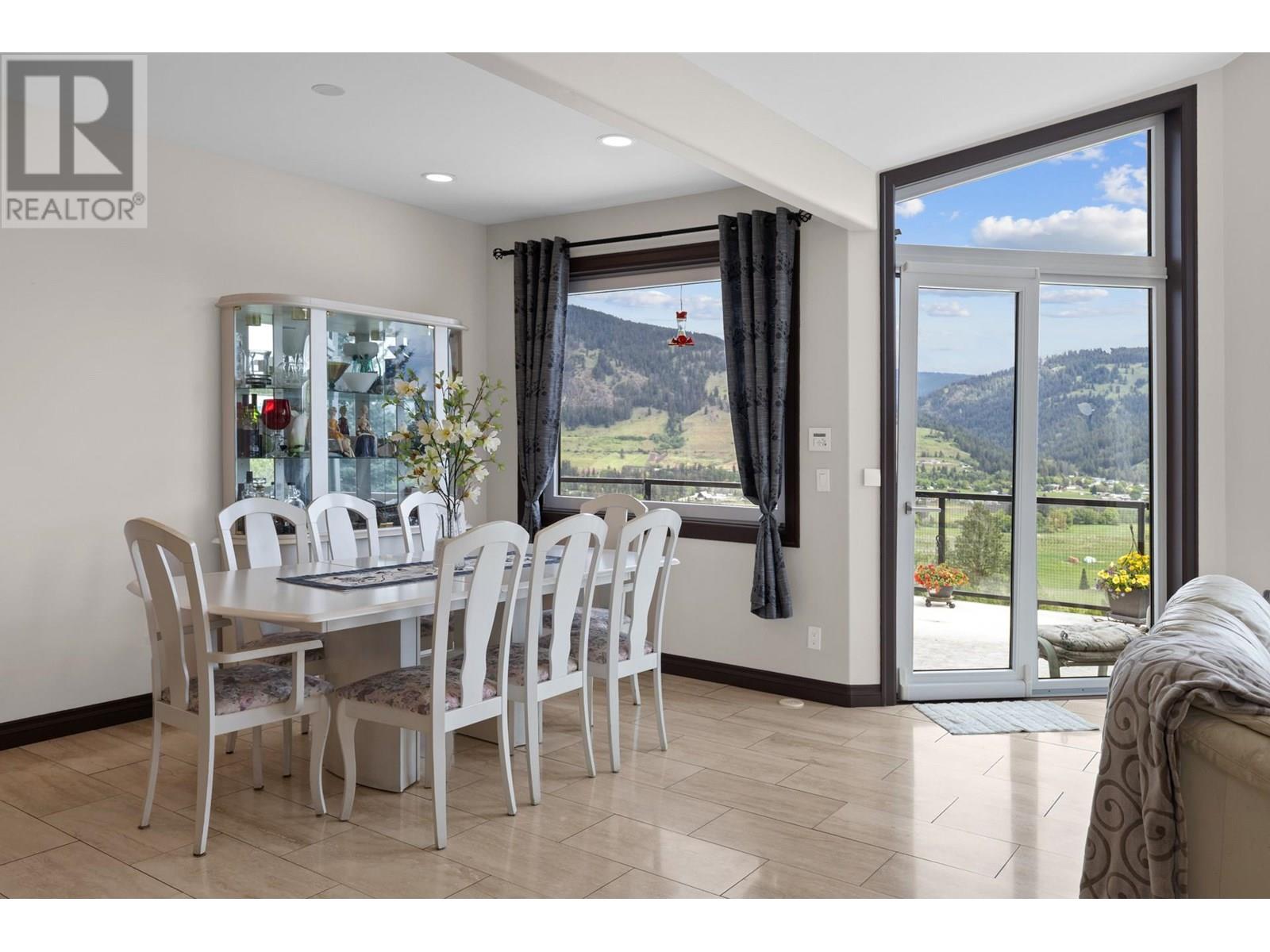 5585 REID ROAD - 11