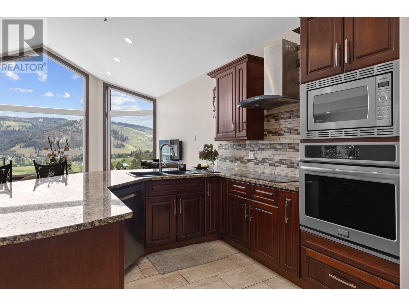 5585 REID ROAD - 15