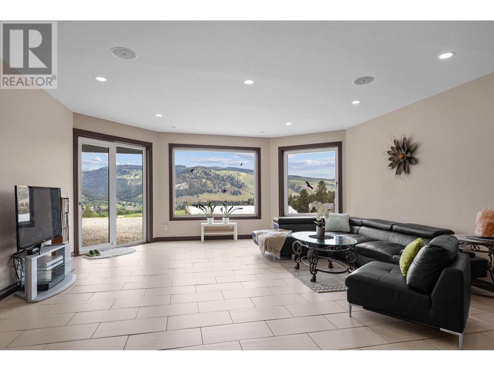 5585 REID ROAD - 33