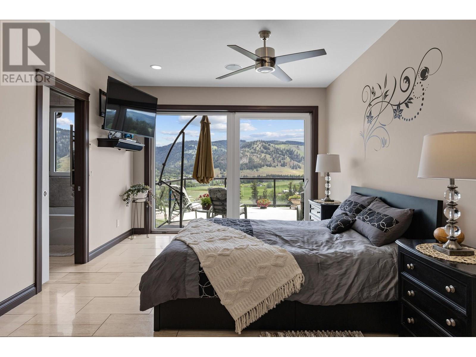 5585 REID ROAD - 22