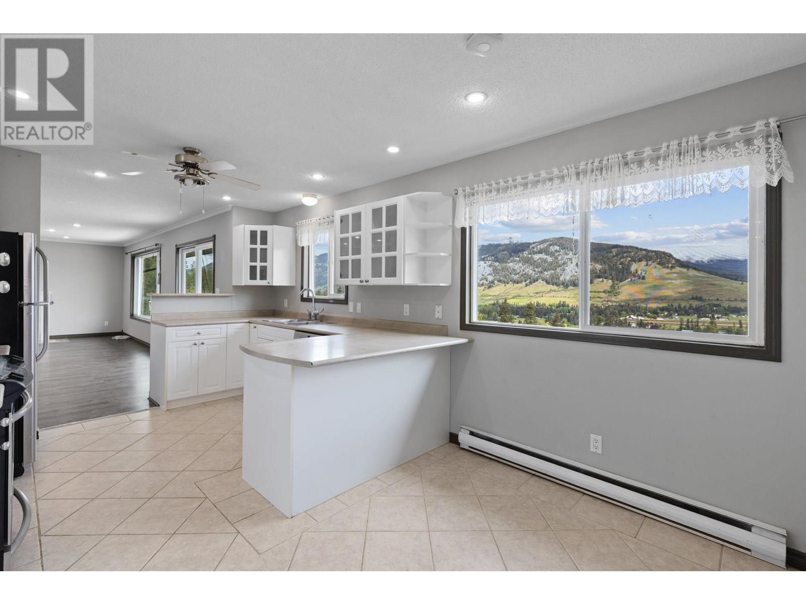 5585 REID ROAD - 48