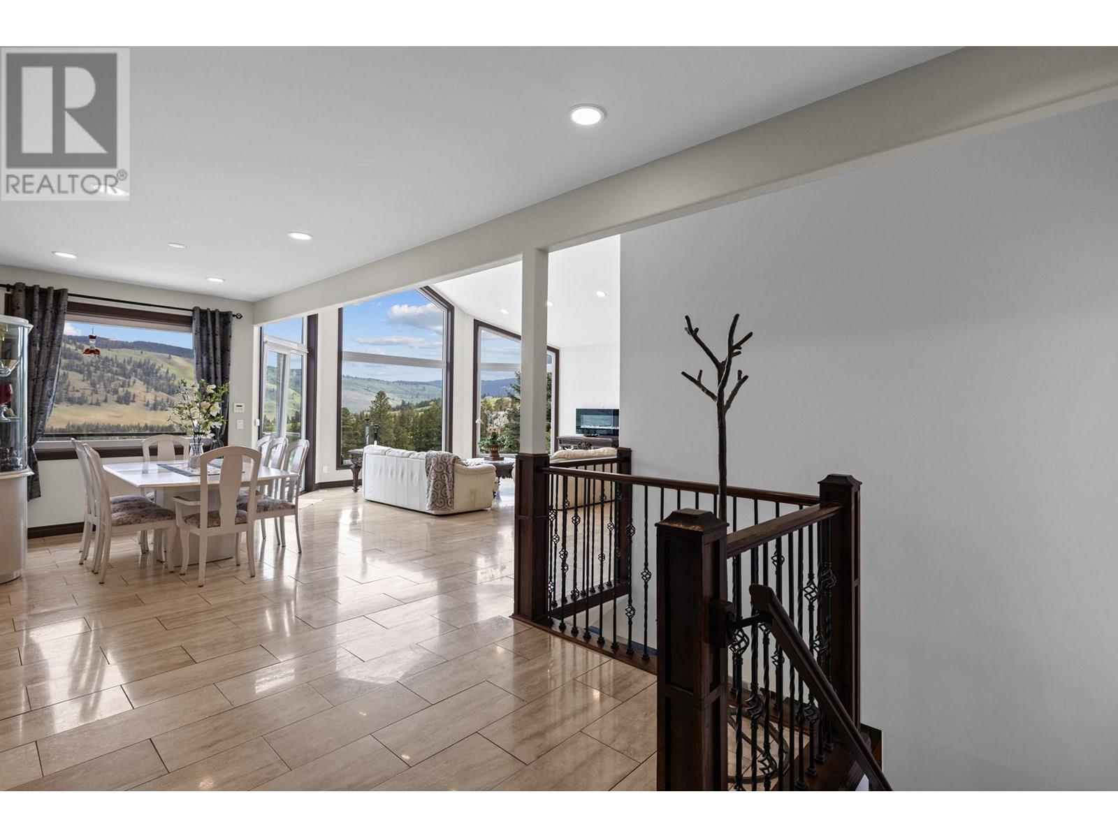 5585 REID ROAD - 7