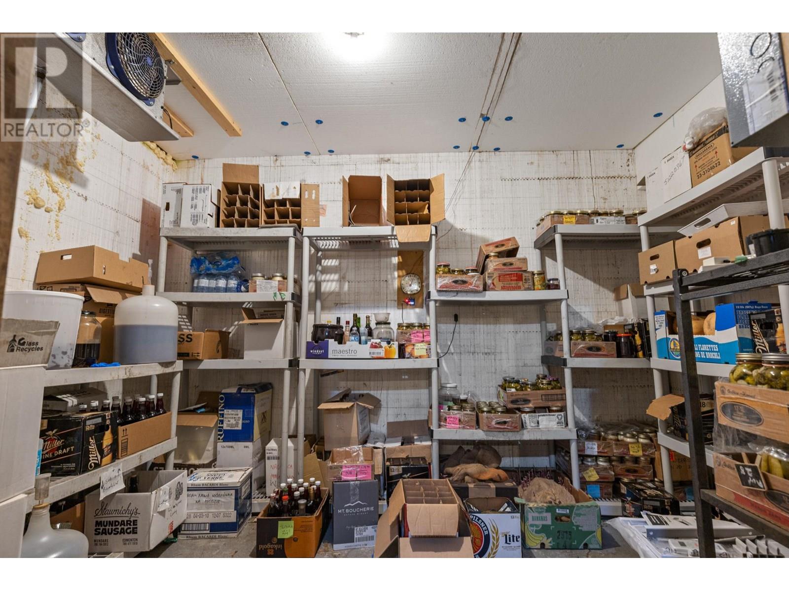 5585 REID ROAD - 43