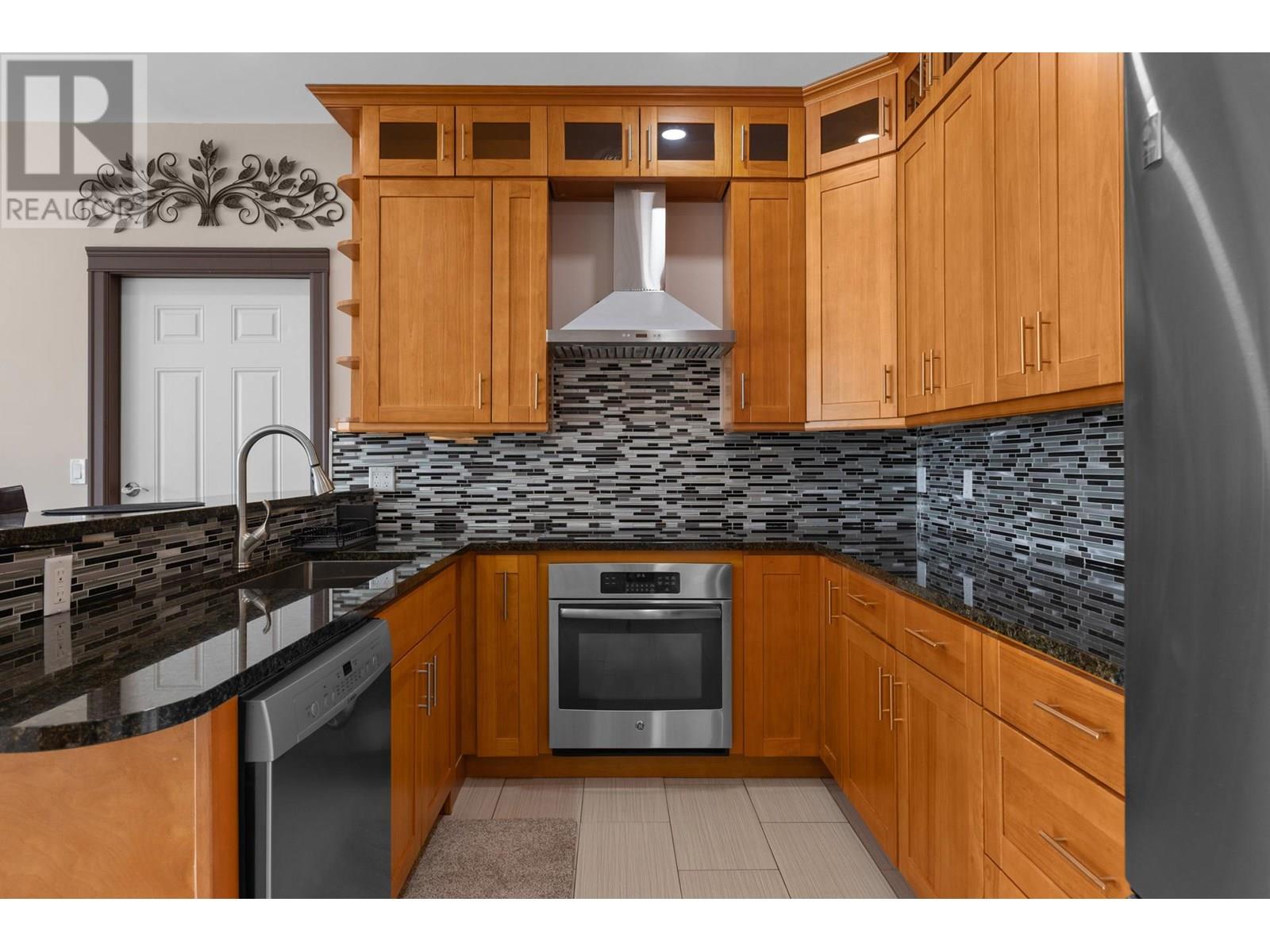 5585 REID ROAD - 31