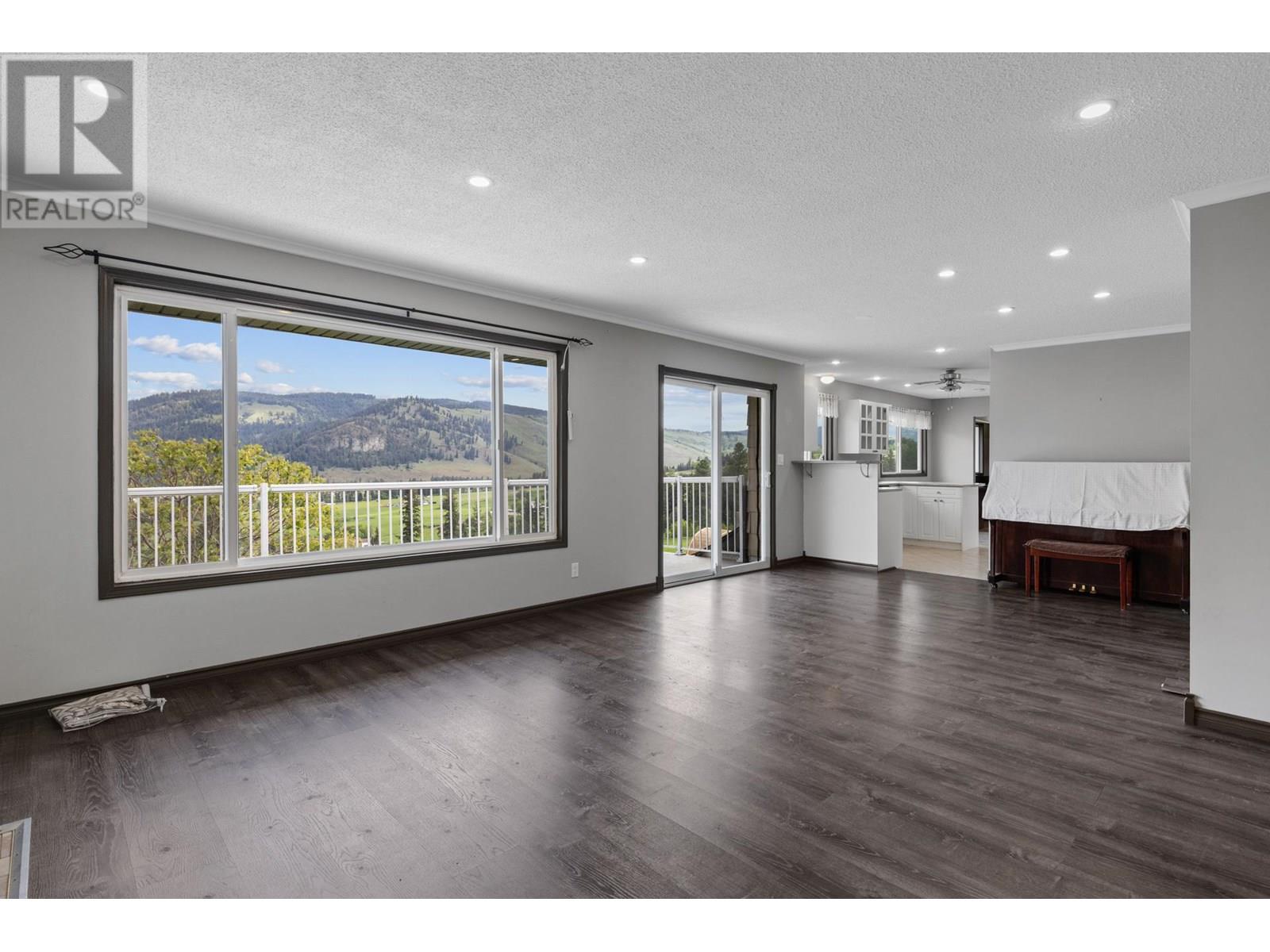 5585 REID ROAD - 54