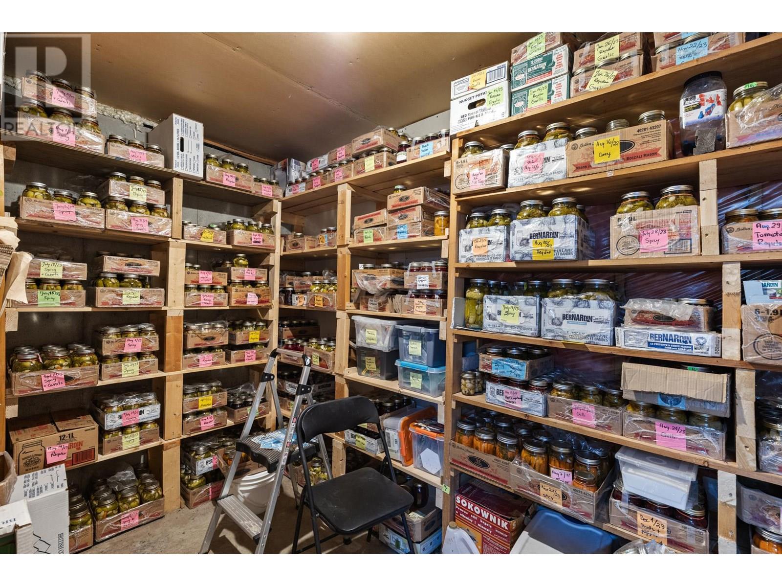 5585 REID ROAD - 84