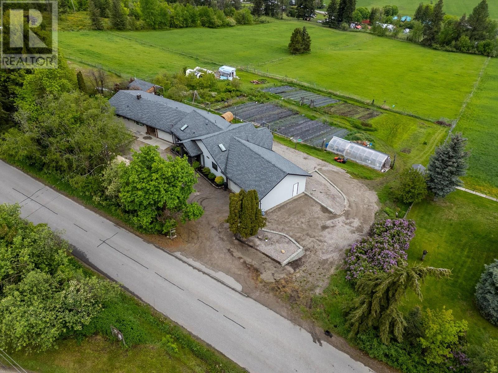 5585 REID ROAD - 90