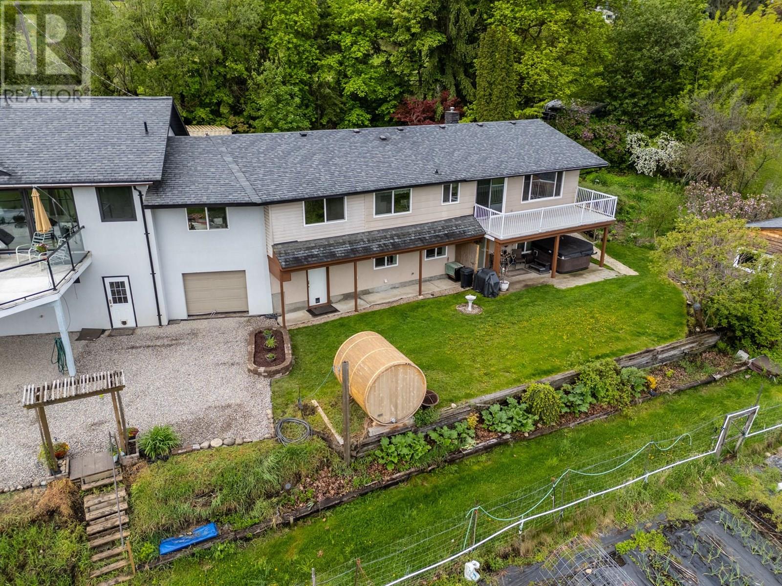 5585 REID ROAD - 93