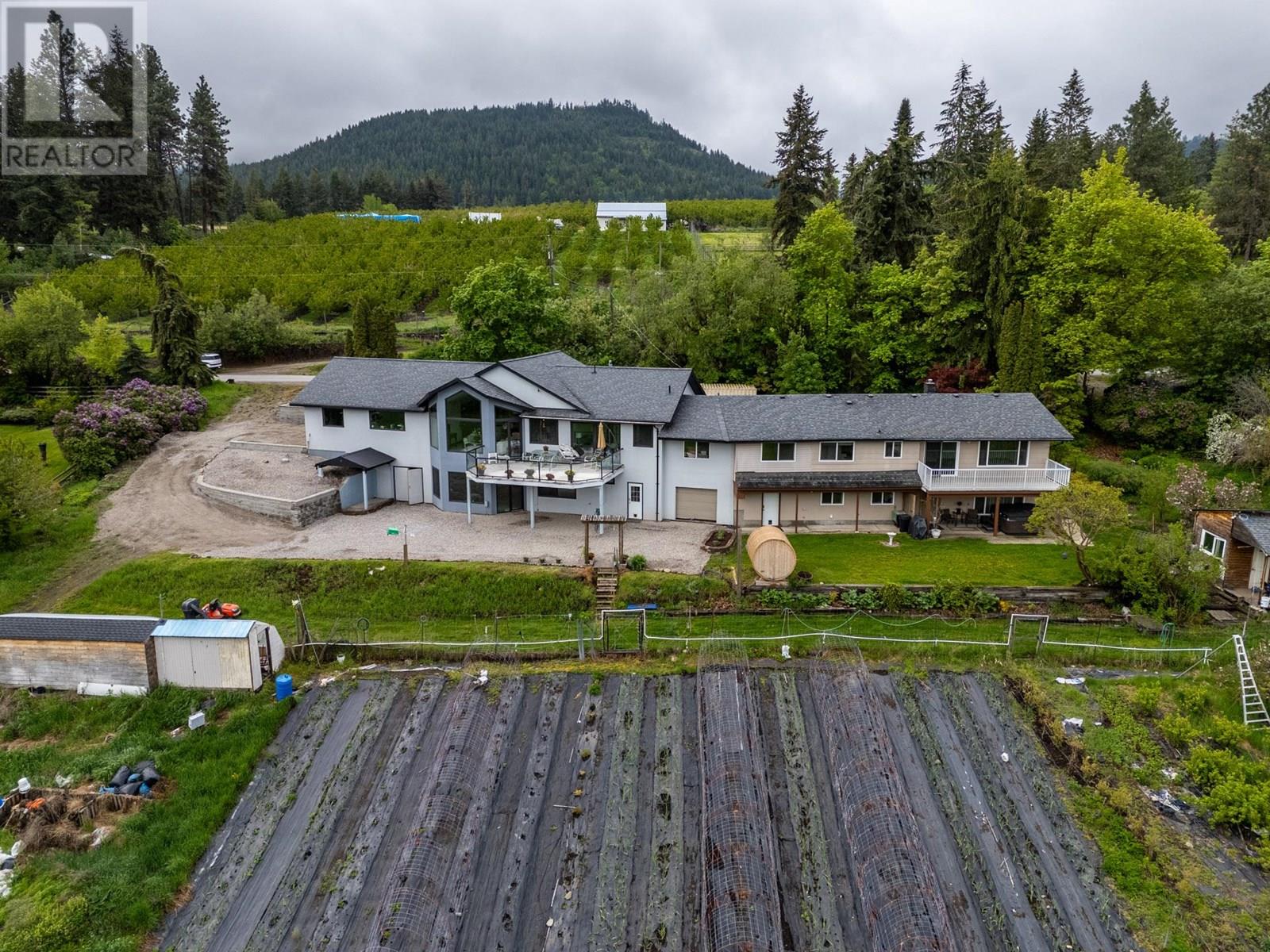 5585 REID ROAD - 92