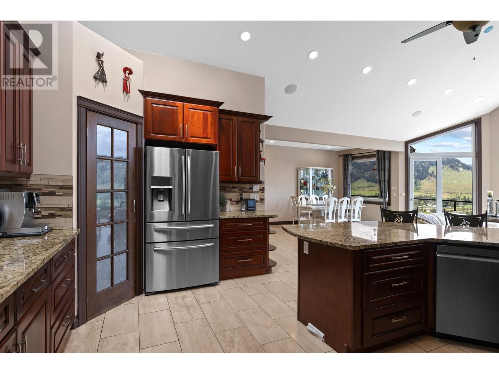 5585 REID ROAD - 14