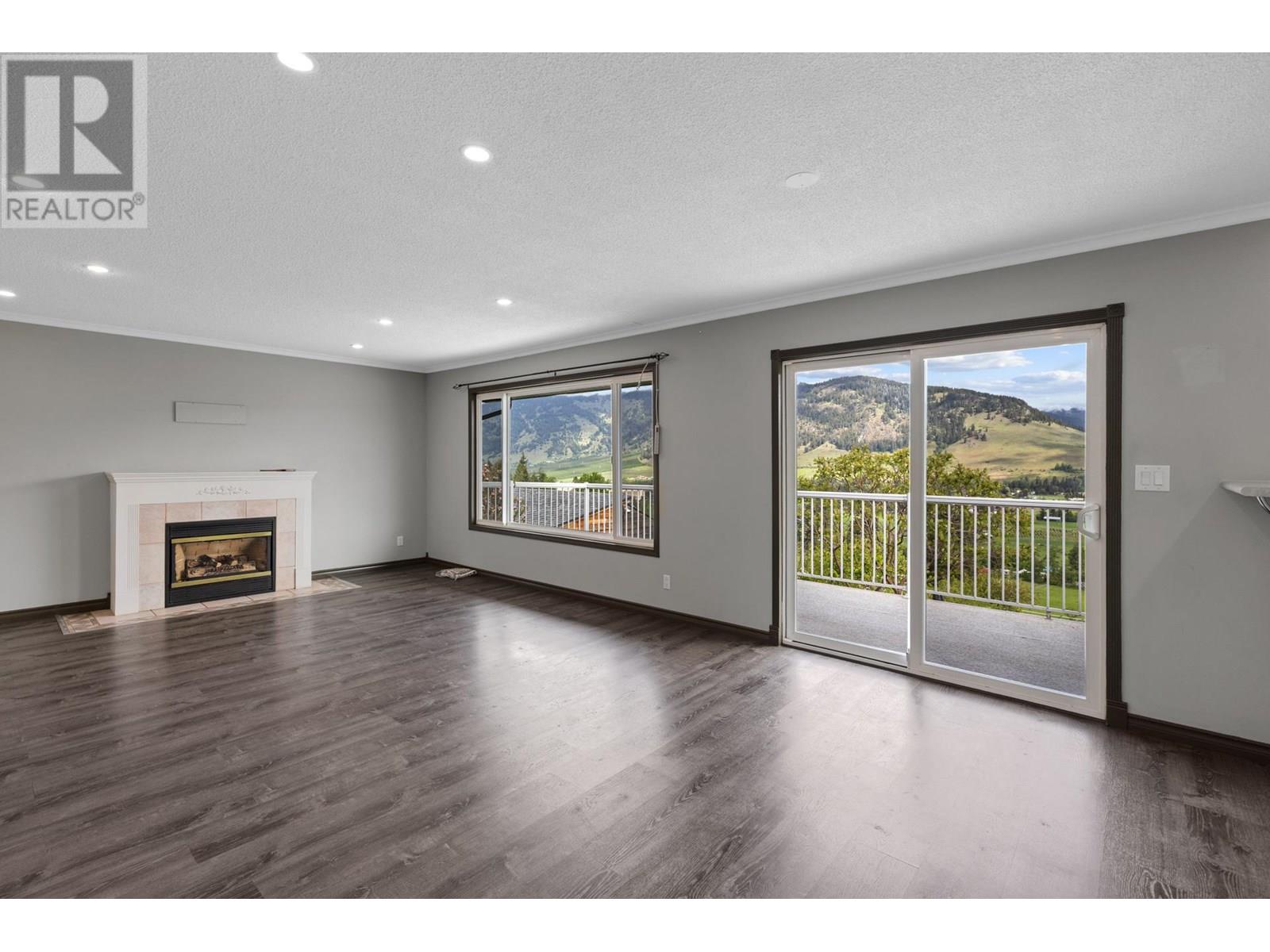 5585 REID ROAD - 52