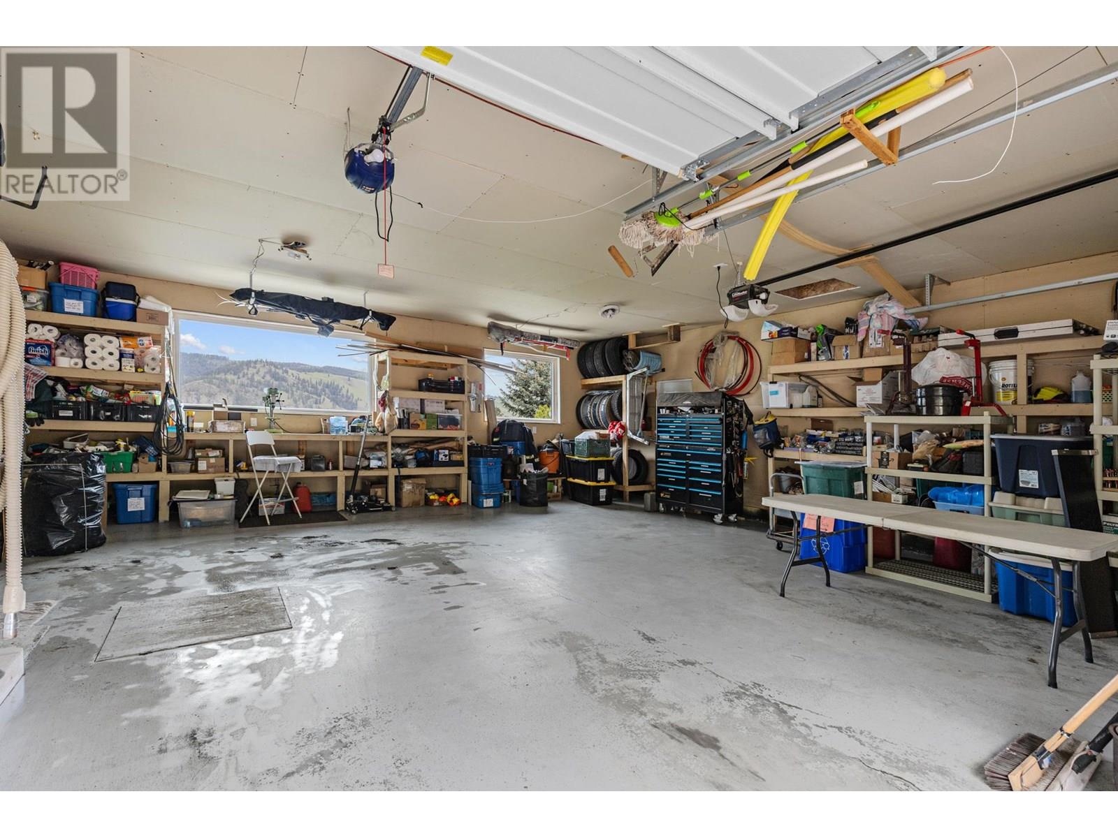 5585 REID ROAD - 44
