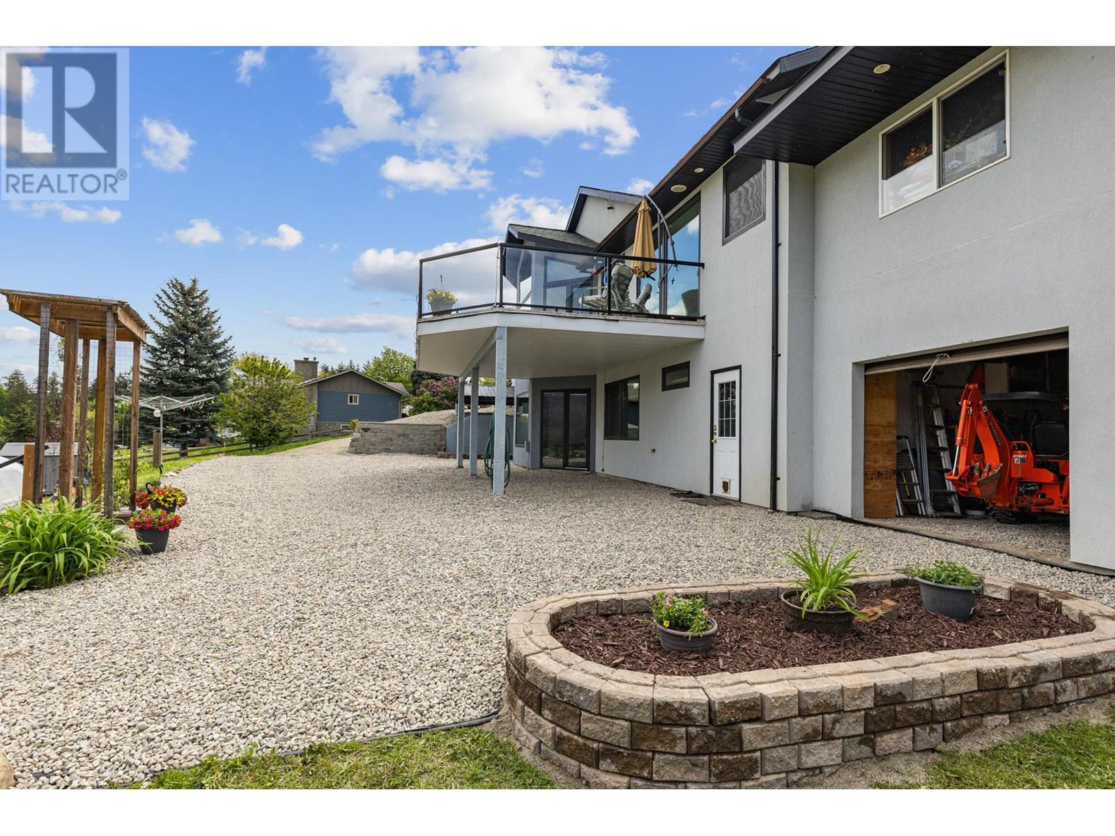 5585 REID ROAD - 87