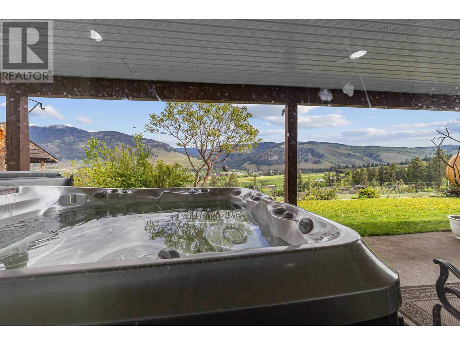 5585 REID ROAD - 66