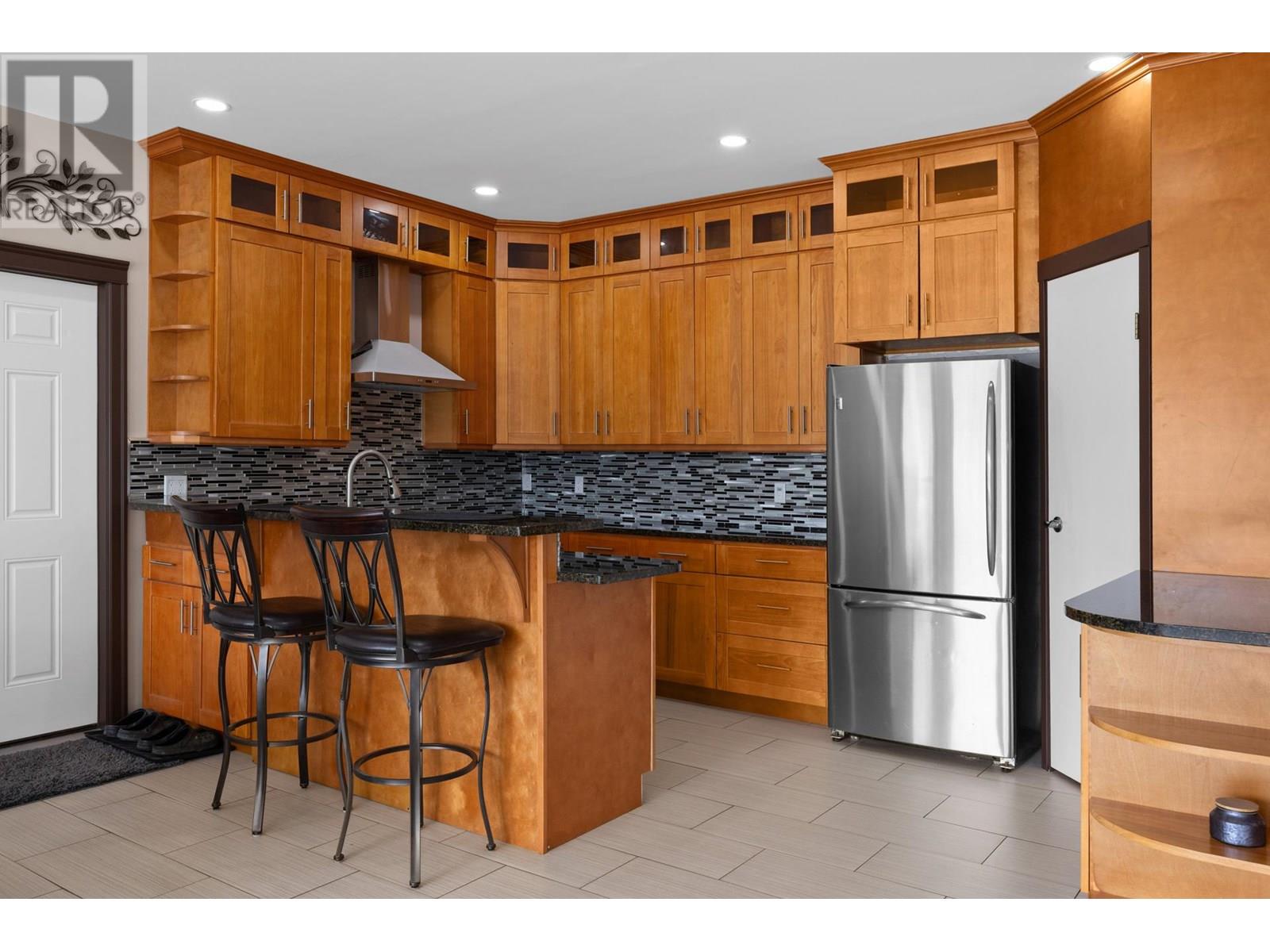 5585 REID ROAD - 30