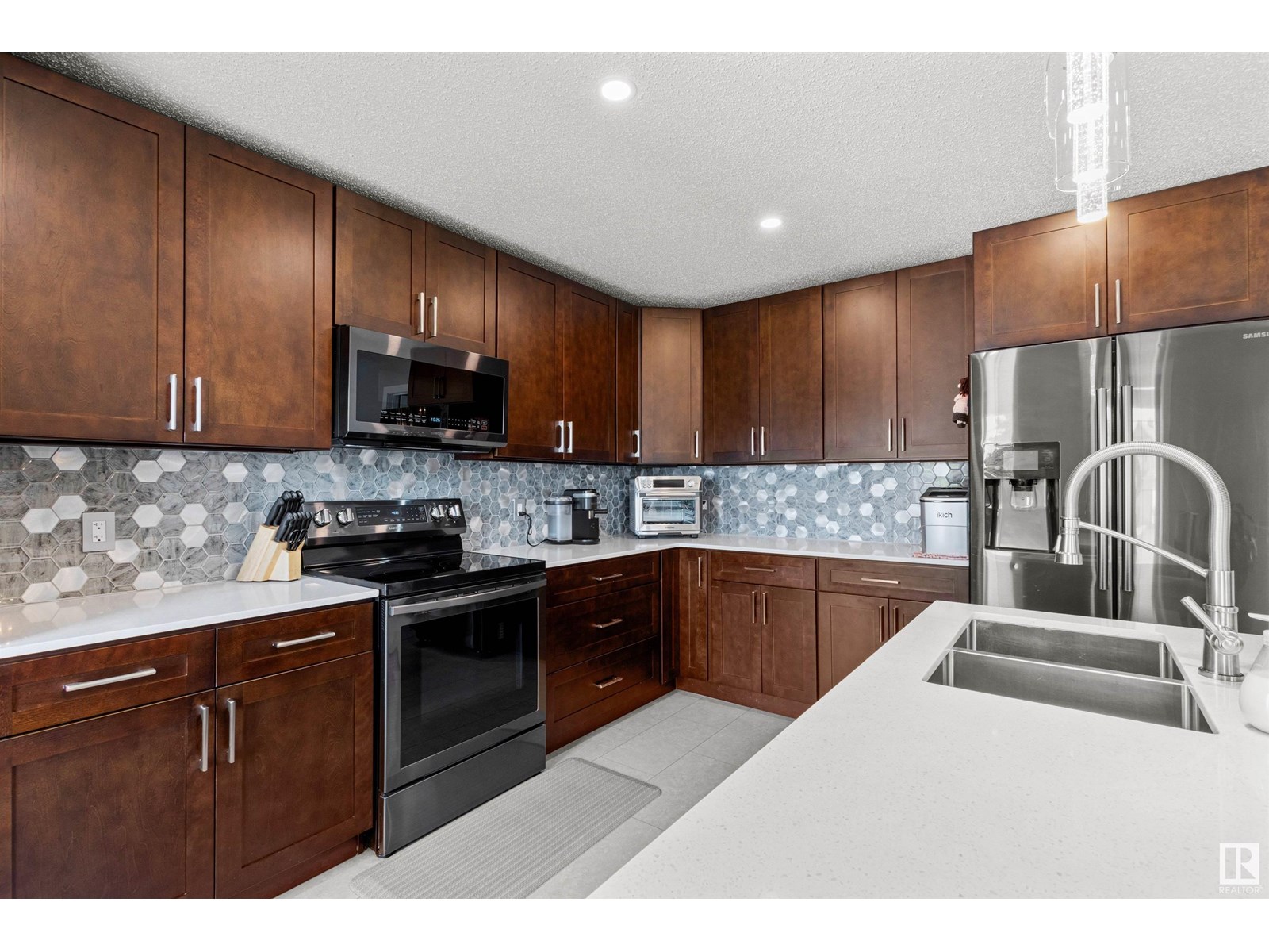 Photo 19 of 63 Glenwood Cr, Stony Plain AB
