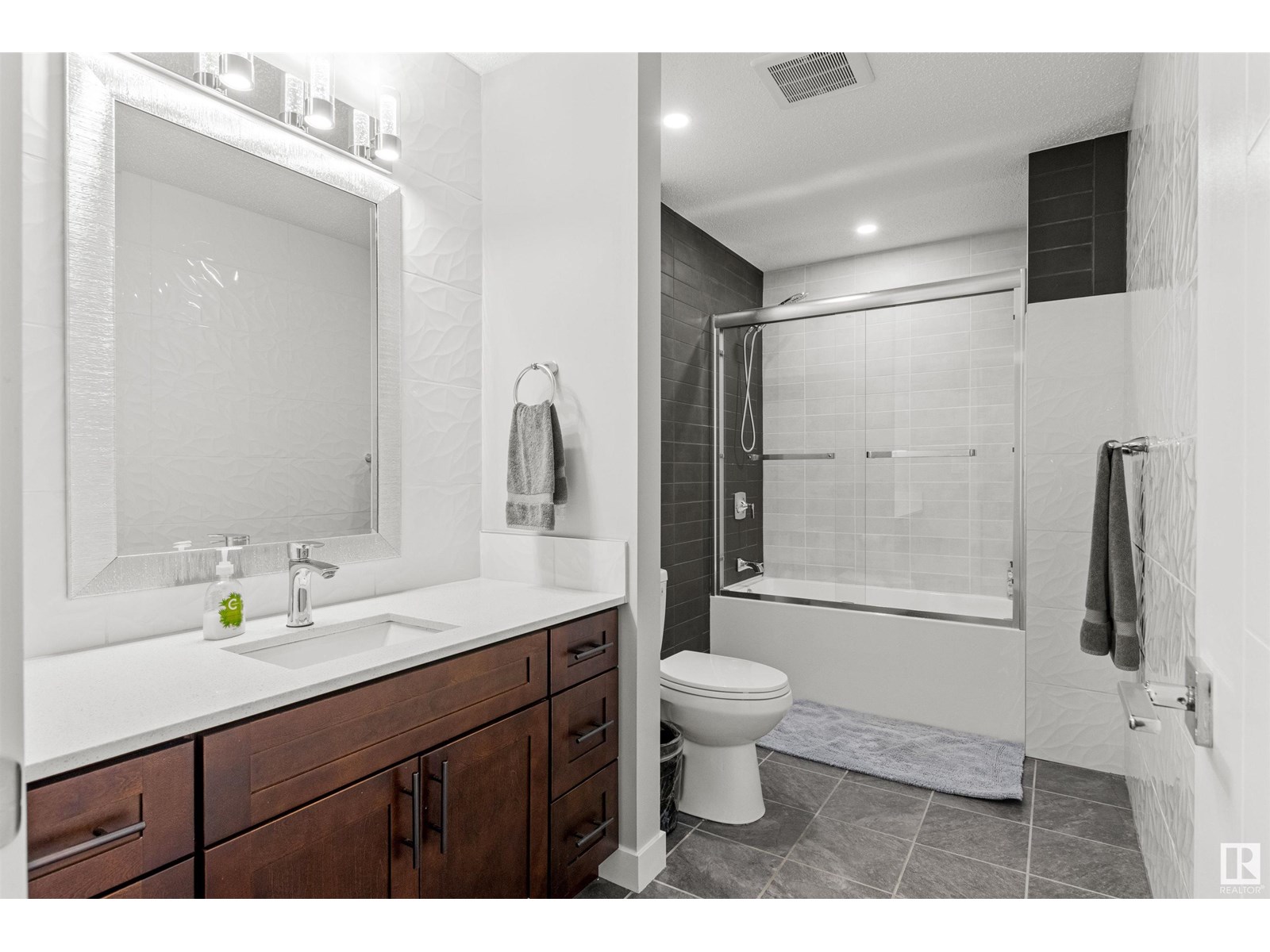 Photo 27 of 63 Glenwood Cr, Stony Plain AB