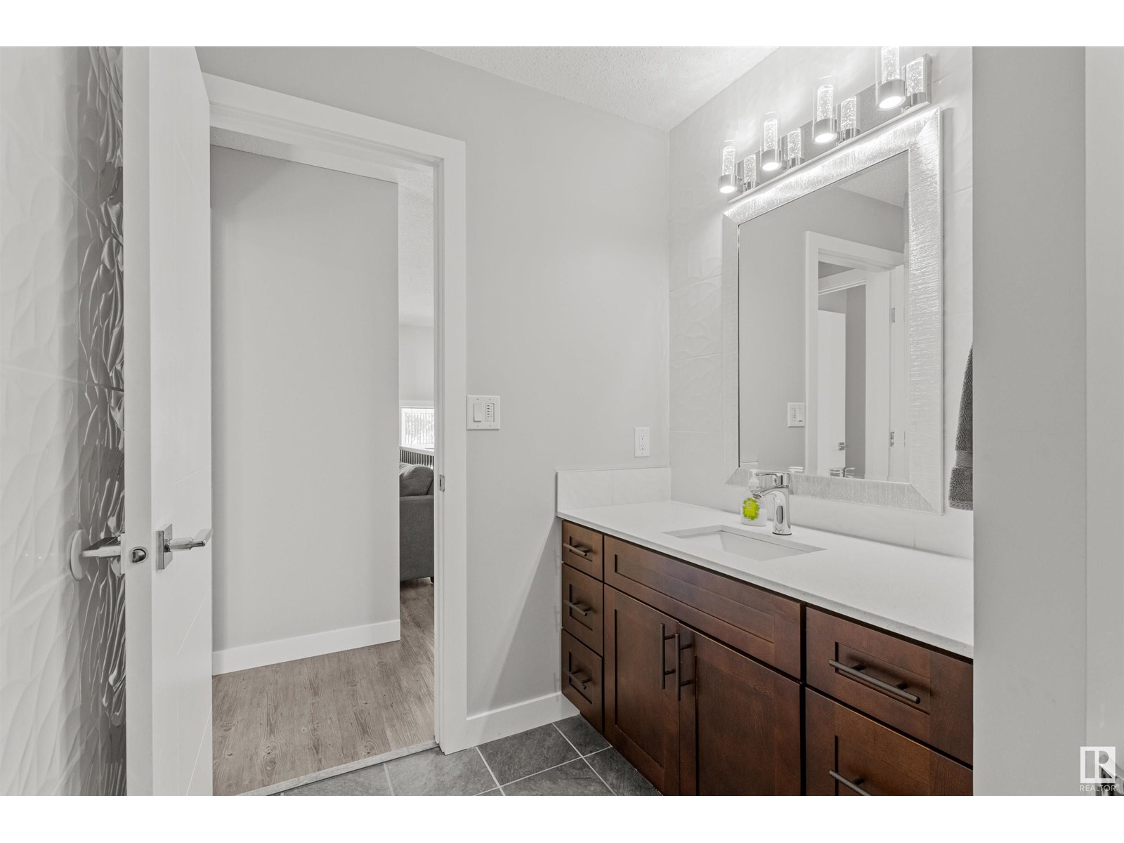 Photo 25 of 63 Glenwood Cr, Stony Plain AB