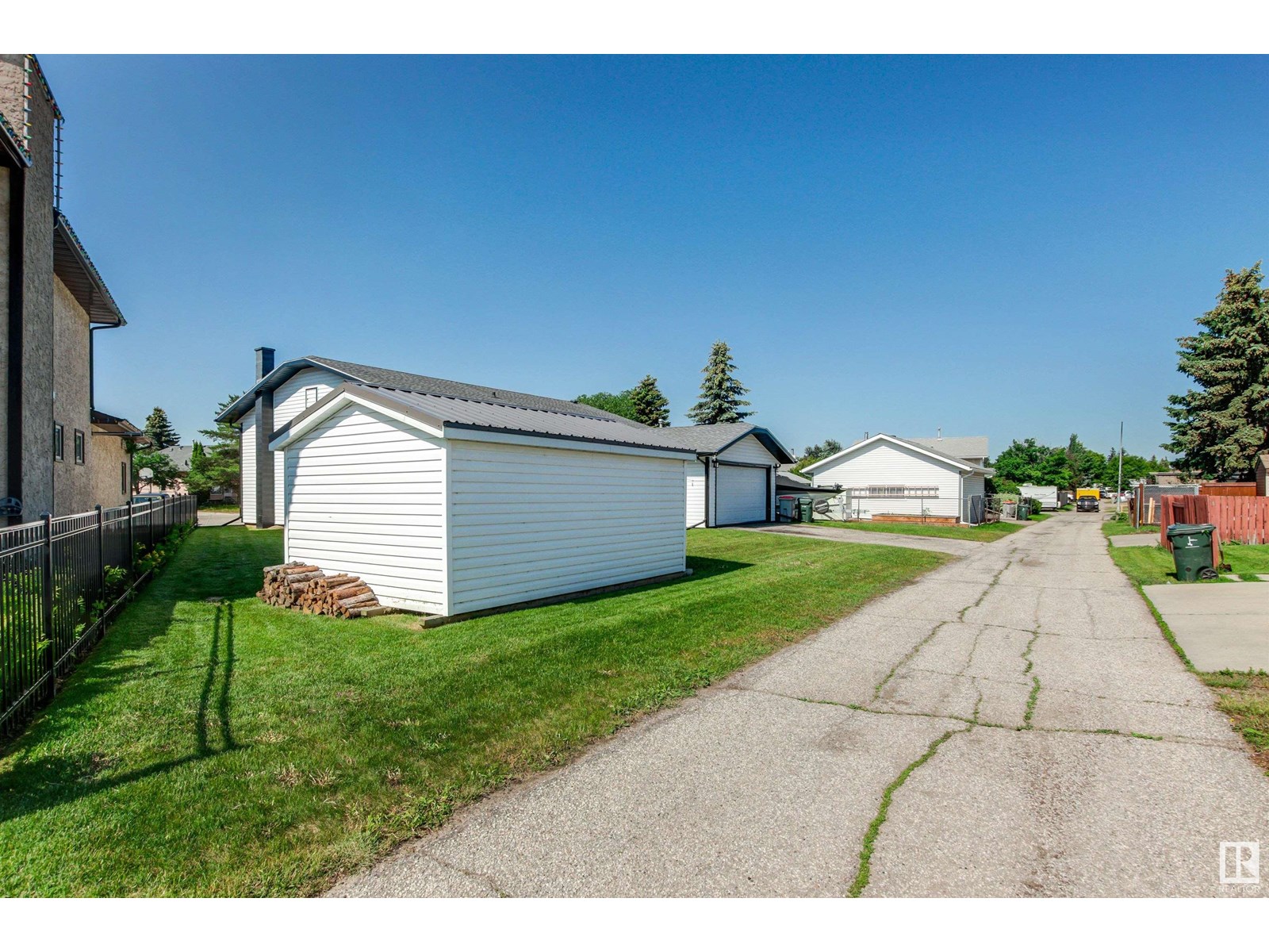 Photo 42 of 63 Glenwood Cr, Stony Plain AB