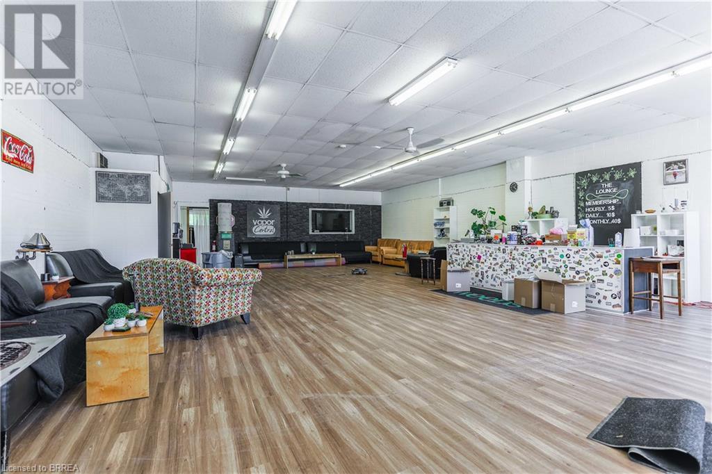 Photo 13 of 170 Charing Cross Street Unit 1, Brantford ON