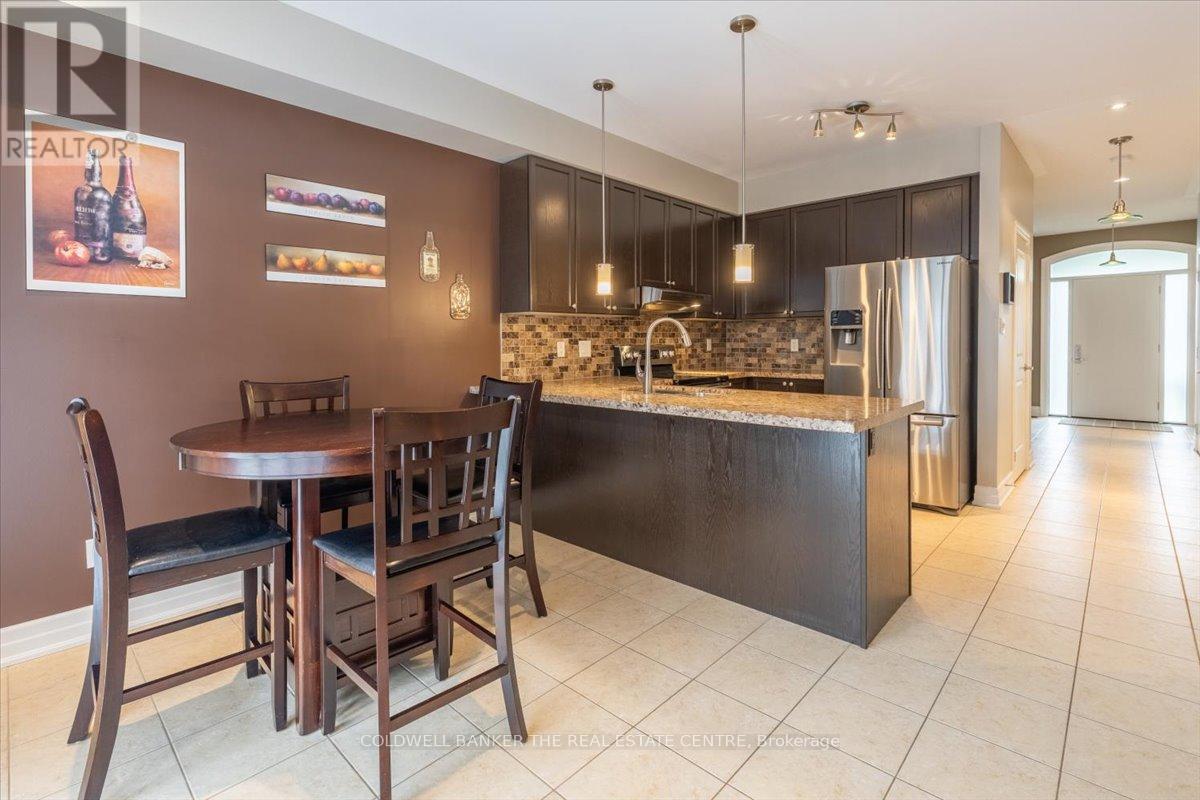 Photo 3 of 114 Laurendale Avenue, Georgina ON