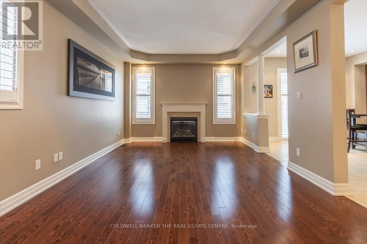 Photo 33 of 114 Laurendale Avenue, Georgina ON