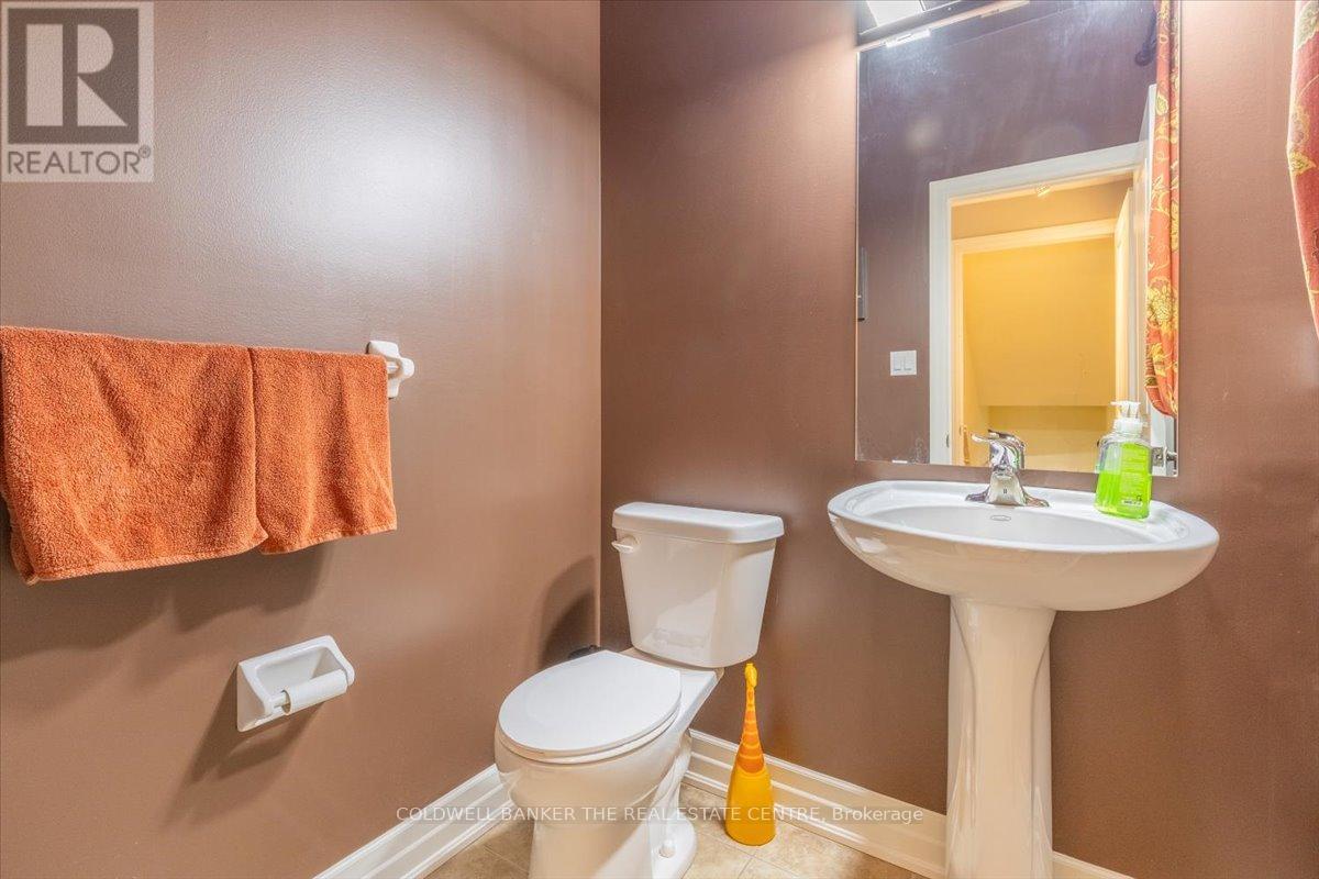Photo 34 of 114 Laurendale Avenue, Georgina ON