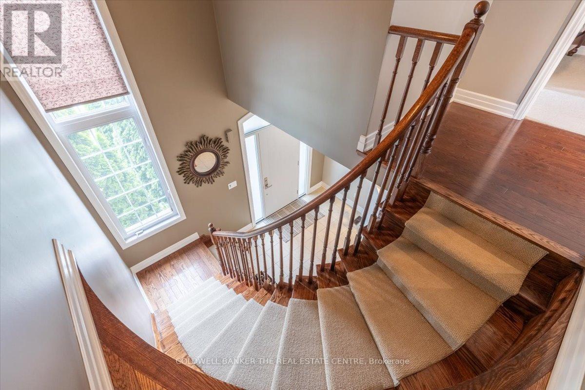 Photo 35 of 114 Laurendale Avenue, Georgina ON
