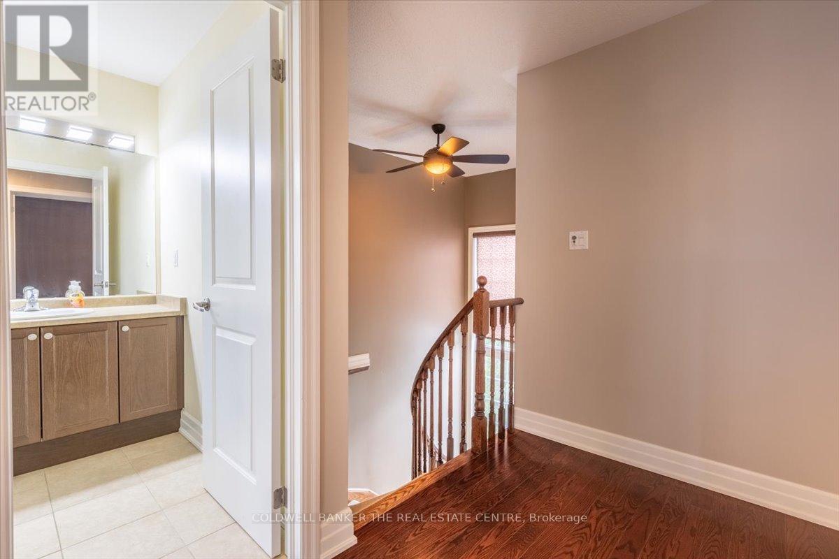 Photo 7 of 114 Laurendale Avenue, Georgina ON