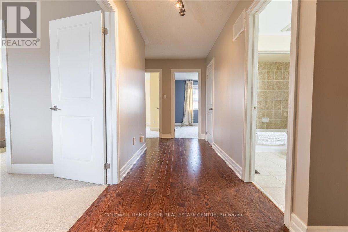 Photo 26 of 114 Laurendale Avenue, Georgina ON