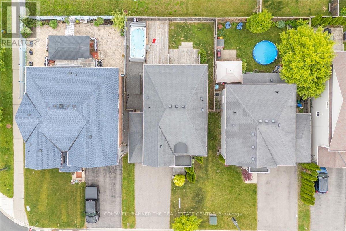 Photo 13 of 114 Laurendale Avenue, Georgina ON