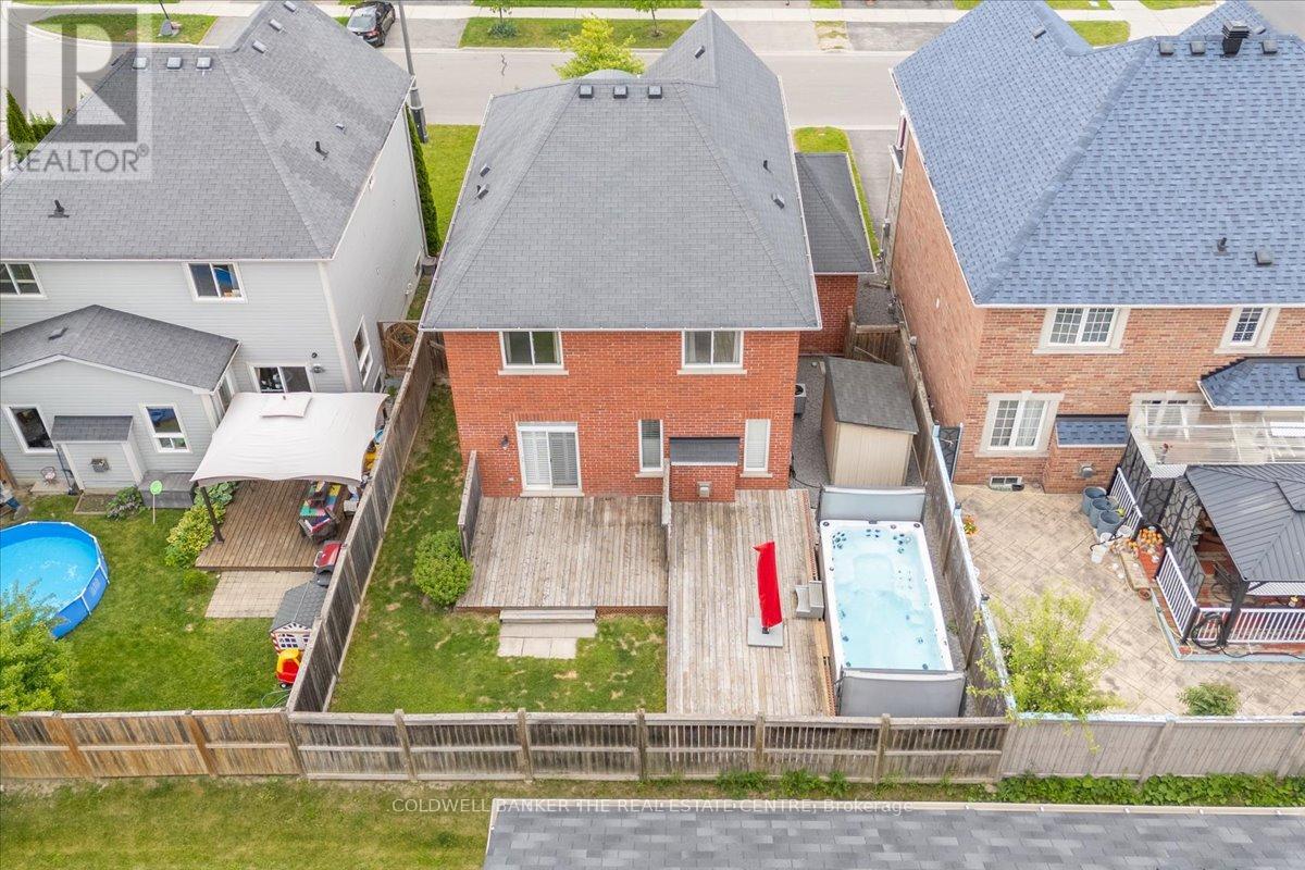 Photo 11 of 114 Laurendale Avenue, Georgina ON