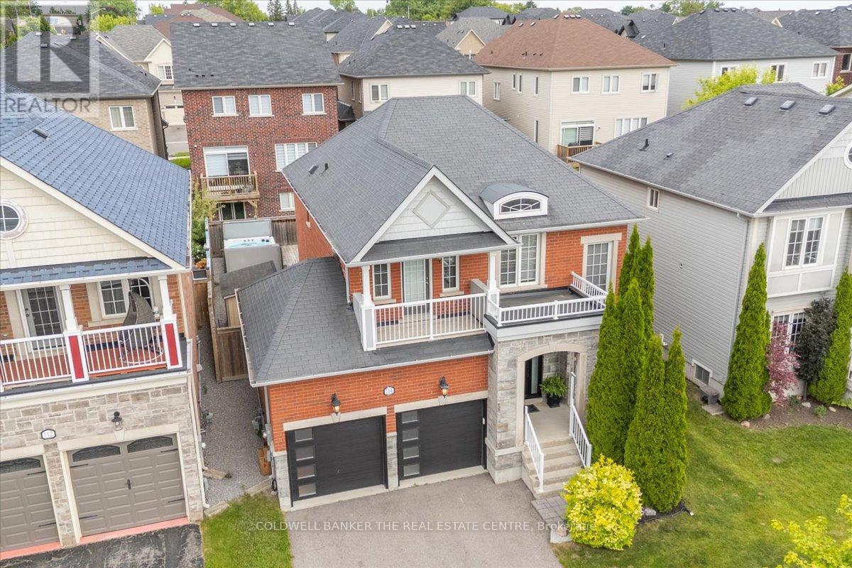 Photo 15 of 114 Laurendale Avenue, Georgina ON