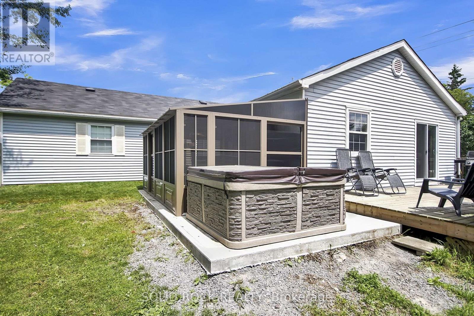 Photo 10 of 7312 Bank Street, Ottawa ON