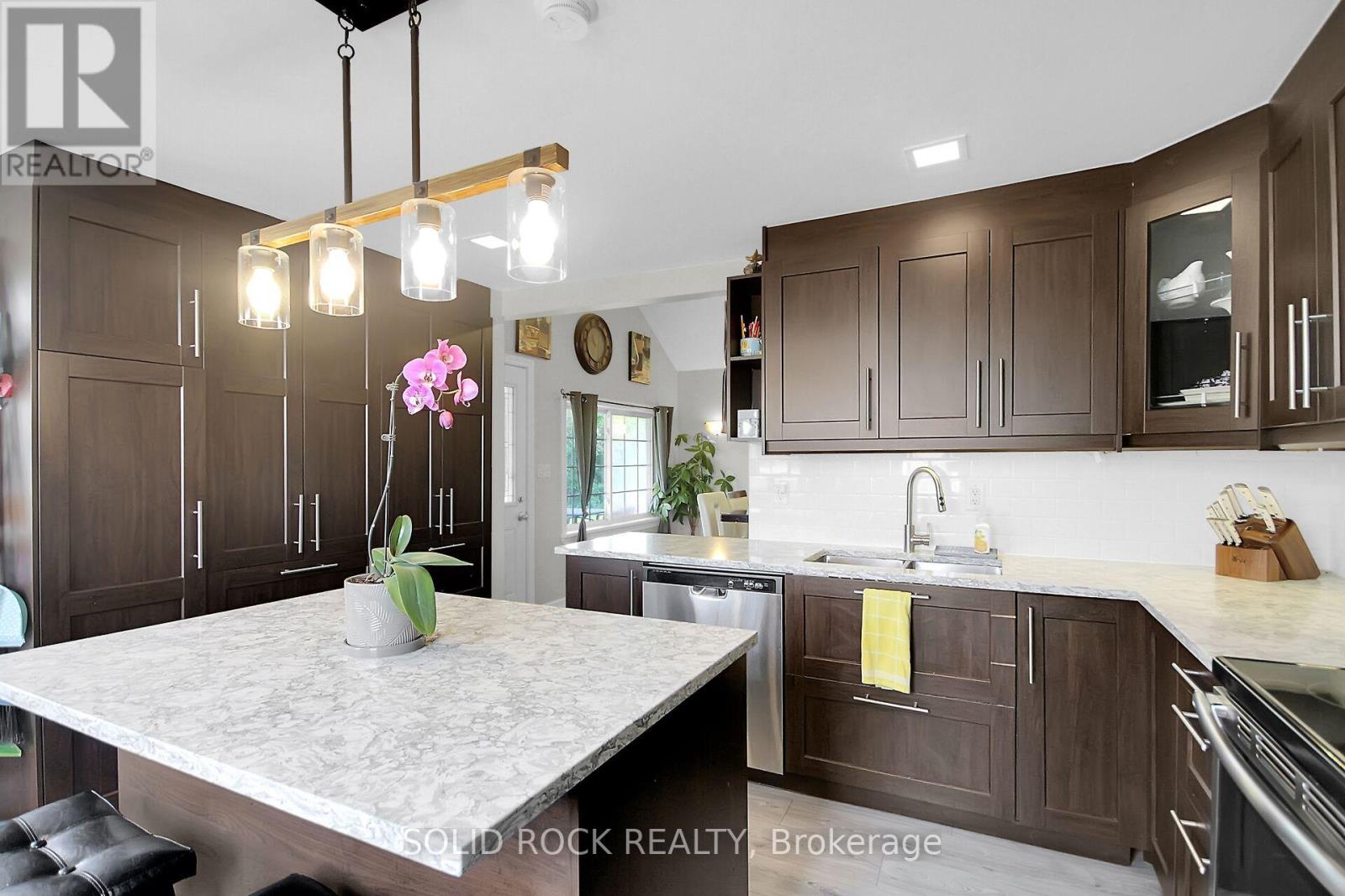 Photo 16 of 7312 Bank Street, Ottawa ON
