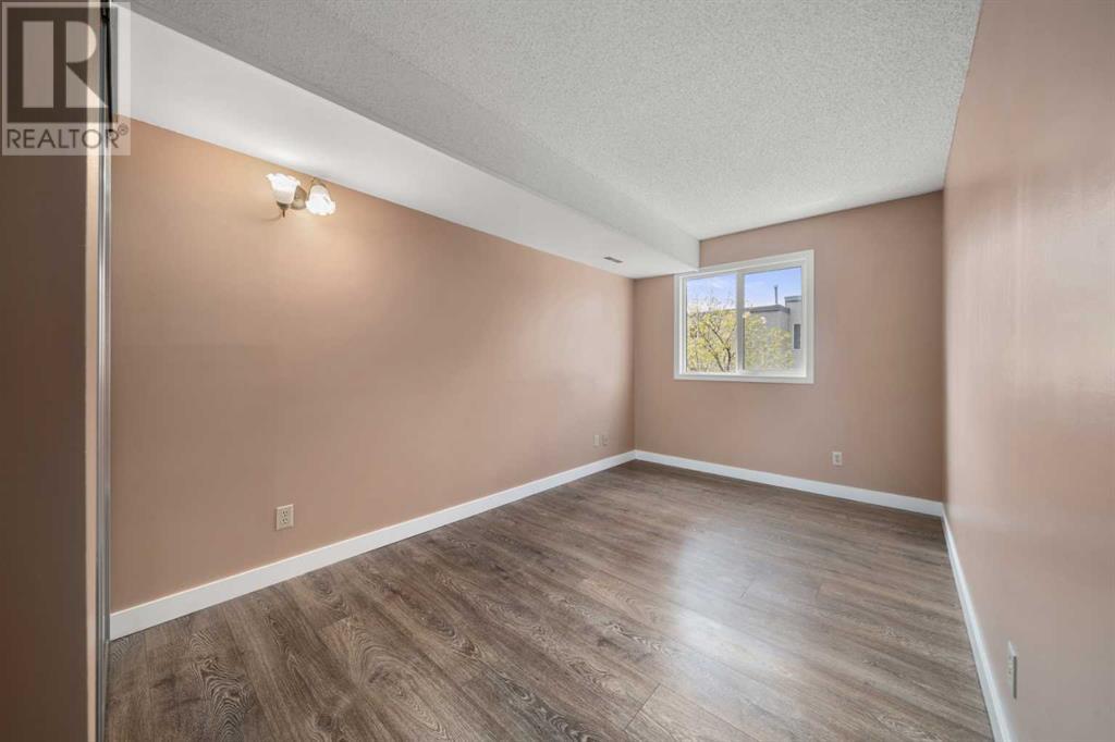Single Family House for Sale in    Street NW St Andrews Heights Calgary 
