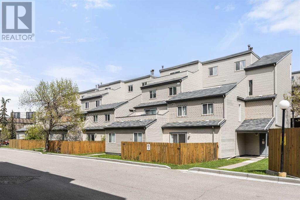 Single Family House for Sale in    Street NW St Andrews Heights Calgary 