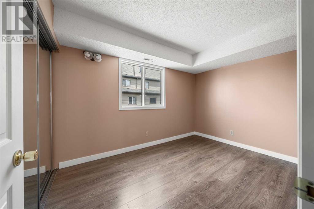 Single Family House for Sale in    Street NW St Andrews Heights Calgary 