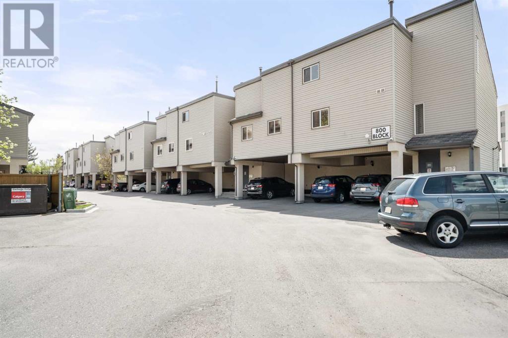 Single Family House for Sale in    Street NW St Andrews Heights Calgary 
