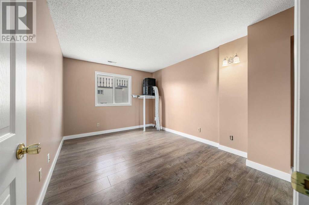 Single Family House for Sale in    Street NW St Andrews Heights Calgary 