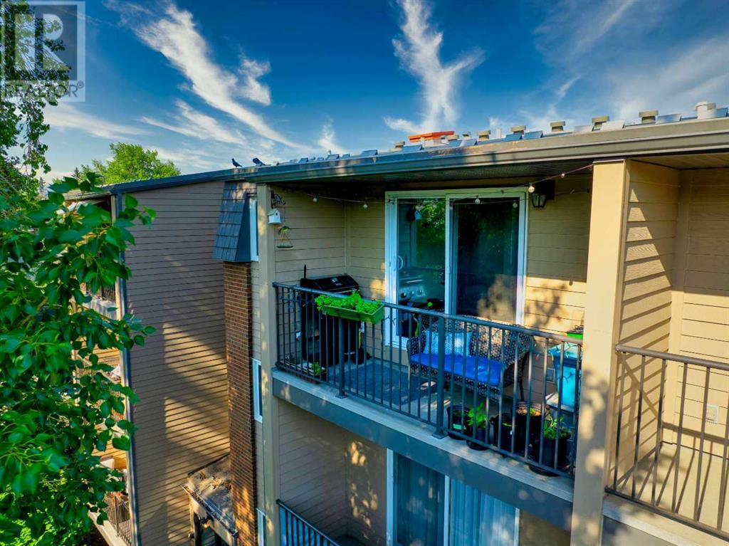 Single Family House for Sale in    Street SW Bankview Calgary 