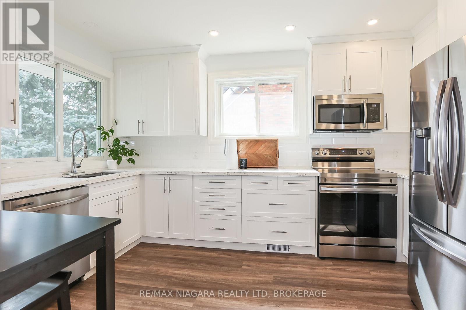 Photo 12 of 261 Vine Street, St Catharines ON